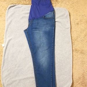 Women's plus size maternity jeans